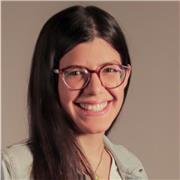 Profesora de Biología a niños y jóvenes de todas las edades